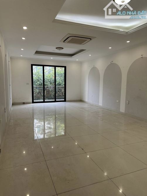 Mặt phố Võ Văn Dũng 7 tầng, mặt tiền 5m vỉa hè rộng 4m. - 1