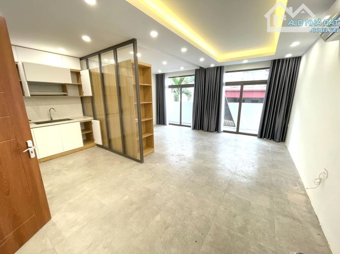 Võ Văn Dũng – phân lô 6 tầng thang máy diện tích 65m ô tô dừng đỗ . - 2