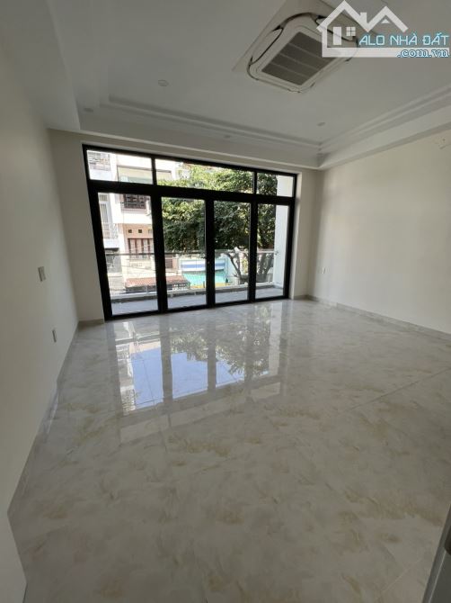 Bán biệt thự khu 101 Nguyễn Chí Thanh p9q5 8x20m 3 lầu giá chỉ 31 tỷ - 2