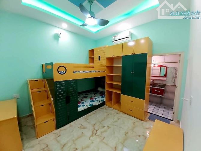 Bán nhà đường Nguyễn Sơn, Tân Phú, 64m2, 3 tầng, 5,4m x 12m, 7 tỷ 5 - 4