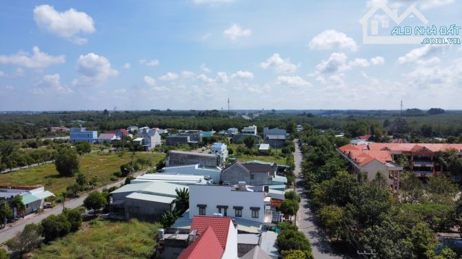 Đất Phú Giáo cách SG 35km, giá 8tr/m2, đường DT741, dân cư ở đông