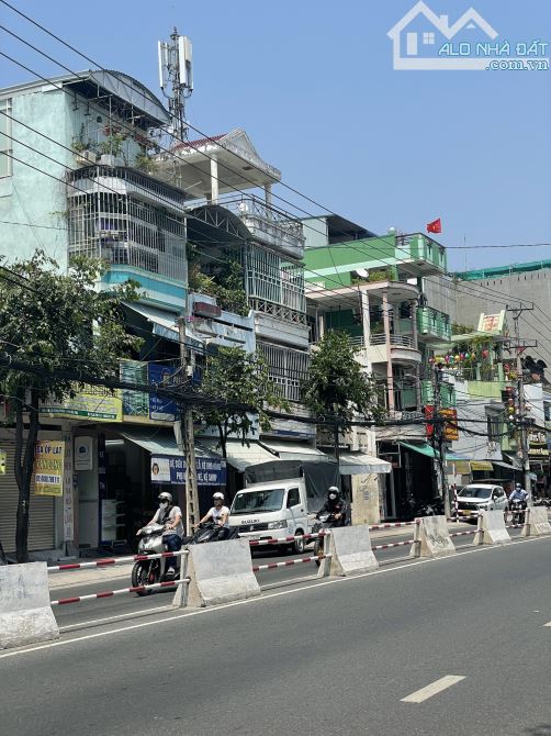 Bán Nhà 4 tầng, hướng Đông đường Lê Hồng Phong -  Nha Trang