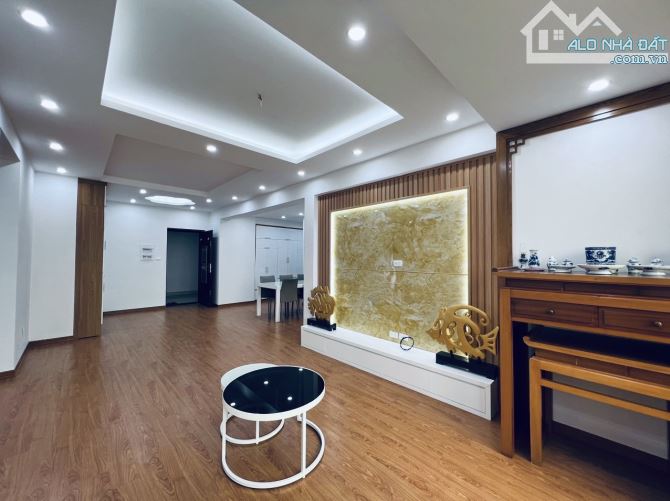 Bán chung cư N07 Dịch Vọng, 147m, 3n2vs, giá 8.9 tỷ