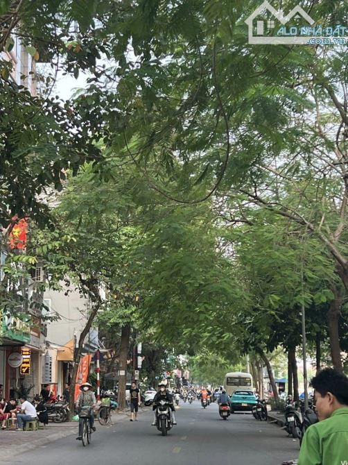 Bán tòa văn phòng mặt phố Nguyễn Khang-Cầu Giấy-65m2,8 tầng thang máy-34 tỷ.