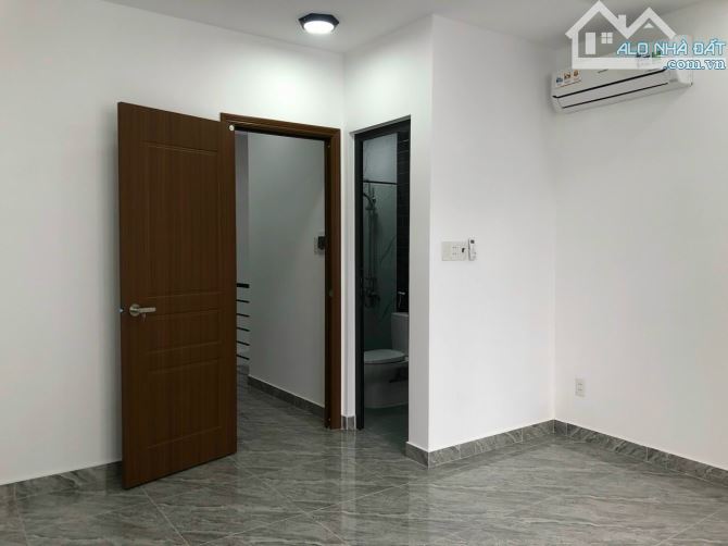 Cần bán nhà khu Phan Đăng Lưu nhà 4 x10m nhà 5 lầu có thang máy