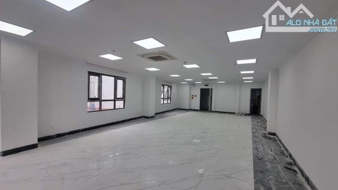 Bán Nhà Hoàng Quốc Việt, 121m2, 9 tầng thang máy, mt 6.3m, giá 42.6 tỷ