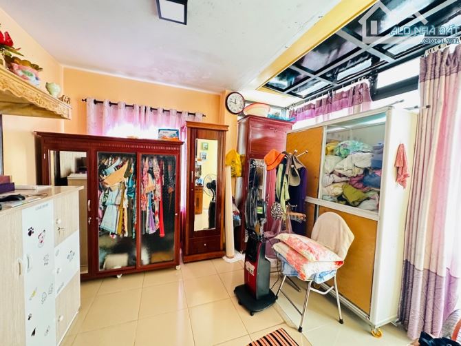 Motel 3 tầng, dt 106m2, rộng 6.5m, 13pn khép kín, dòng tiền gần 90tr/th. Kề ngã 4, Sơn Trà