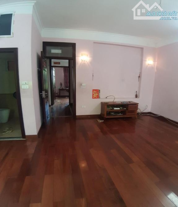 Cho thuê nhà liền kề biệt thự KĐT Nghĩa Đô. DT 120m2 x 4 tầng, mặt tiền 6m, đường 10m - 1