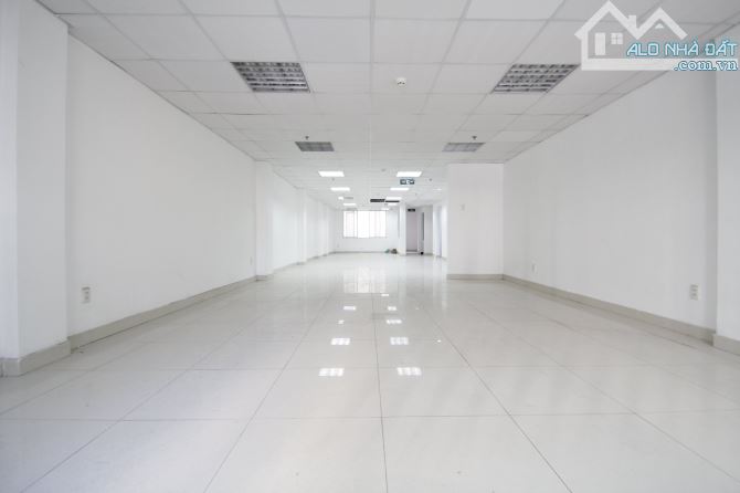 Cho Thuê văn Phòng Quận 1. DT 100m2 - 28 triệu/ tháng đã gồm Phí quản lí - 1