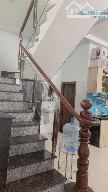 Bán gấp nhà Bùi Thế Mỹ, Tân Bình, 4.1x18, 3 tầng, cực ngon, chỉ 5 tỷ hơn - 1