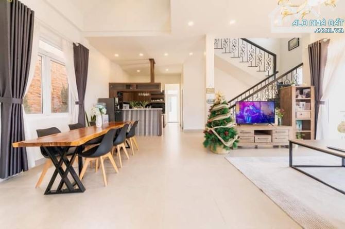 Chính chủ gửi bán villa trung tâm phường 7, Đà Lạt, view đẹp 252m2 giá 13 tỷ - 2