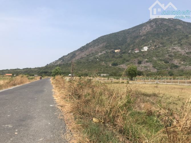 bán đất thổ 304m2 view Núi Bà , Dương Minh Châu - Tây Ninh