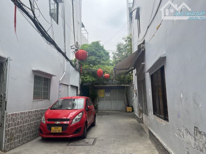 GIÁP QUẬN 1 - QUA CẦU CHỮ Y - NHÀ HXH - 4x13m - SỔ VUÔNG A4 - HƠN 5 T.Ỷ XÍU