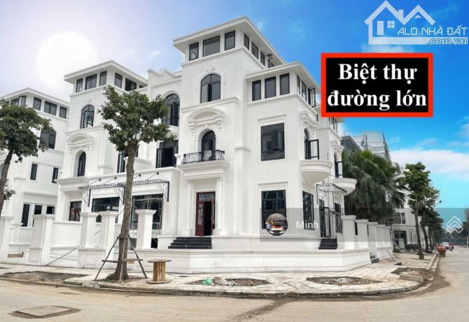 Chủ cần Bán biệt thự Louis city DT:301m2 3.5 tầng 1 hầm giá 70 tỷ