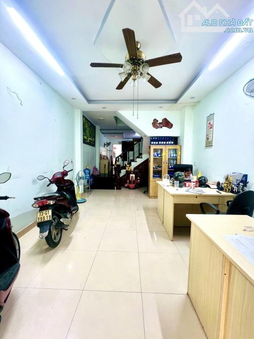 Bán nhà 4 tầng 4x20m full thổ cư, mặt tiền xe hơi, gần bến xe An Sương, Bà Điểm, Hocmon - 1