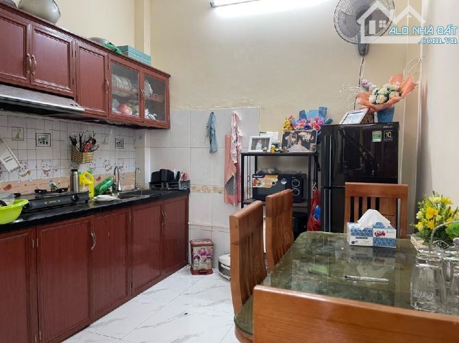 Bán Nhà Thanh Lân, 31m2, 4 Tầng, Giá 5.2 Tỷ, Ô tô Đỗ Cổng - 1