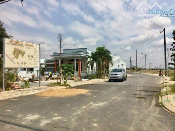 nền thổ cư shr đường nhựa xã Phước Đông Cần Đước 81m2 - 3