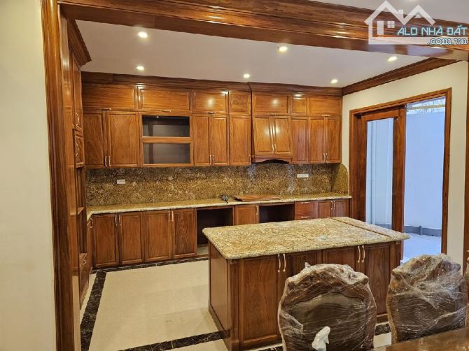 Bán Biệt thự Hà Đông - Kinh doanh ác liệt - Nội thất xịn - Thang Máy - 160m - 5 tầng 42tỷ - 3