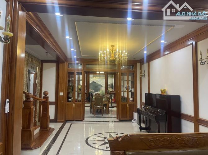 Bán Biệt thự Hà Đông - Kinh doanh ác liệt - Nội thất xịn - Thang Máy - 160m - 5 tầng 42tỷ - 7