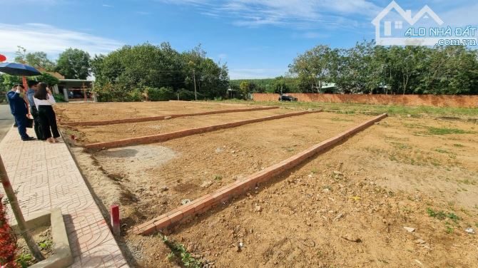 Kẹt tiền ra gấp lô đất đối diện chợ Bàu Cạn giá 1,1 tỷ 110m2 SHR