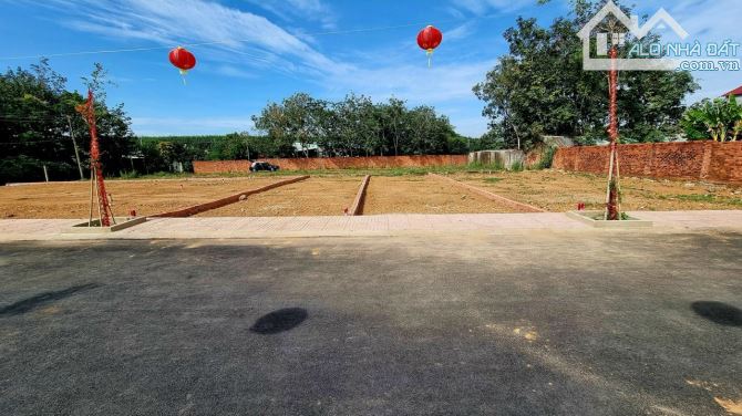 Kẹt tiền ra gấp lô đất đối diện chợ Bàu Cạn giá 1,1 tỷ 110m2 SHR - 1