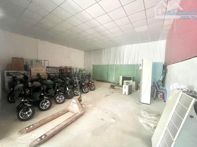 BÁN NHÀ MẶT TIỀN TRẦN THỊ NĂM 300M2, GIẢM 5TỶ BÁ GẤP, NHỈNH 30TRM2 - 2