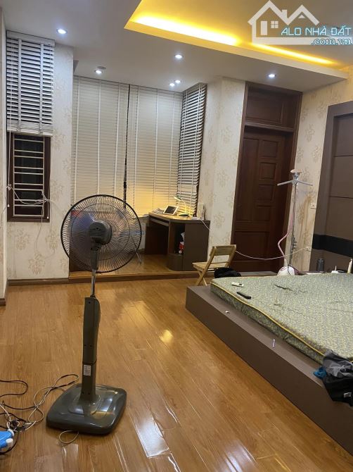 bán nhà mặt phố LIỄU GIAI - ĐÀO TẤN 146m2 4Tầng Kinh doanh vỉa hè GIÁ  60 tỷ - 3