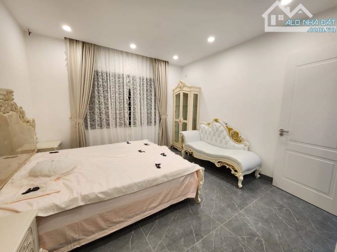 Bân toà nhà căn hộ cho thuê, ô tô đỗ cửa, Lạc Long Quân Tây Hồ 8 tầng 42 tỷ - 5