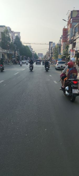 Np226 bán nhà mặt tiền đường Phạm Văn Thuận để chủ đi nước ngoài