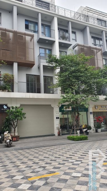 Bán liền kề Louis City Đại Mỗ, 220m2, 5 tầng, Thang máy, nội thất cao cấp, ở sướng, kd