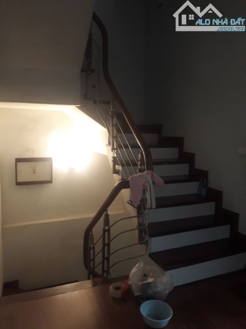 Bán nhà phố Nguyễn Hiền 139m2 giá  28 tỷ