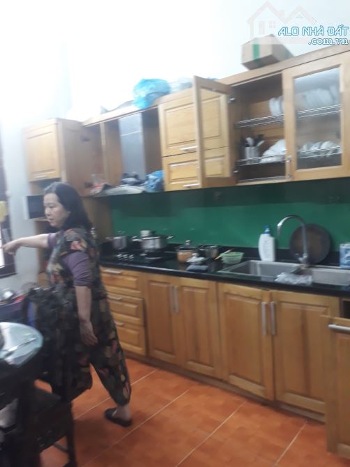 Bán nhà phố Nguyễn Hiền 139m2 giá  28 tỷ - 2
