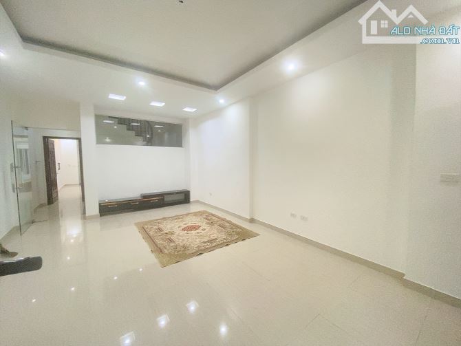 Bán Nhà Văn Phú -HD - Ô tô tránh - Vỉa hè - View Vườn Hoa - 90m - 4 Tầng - quanh 18 tỷ - 8