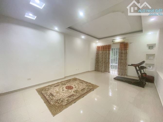 Bán Nhà Văn Phú -HD - Ô tô tránh - Vỉa hè - View Vườn Hoa - 90m - 4 Tầng - quanh 18 tỷ - 9