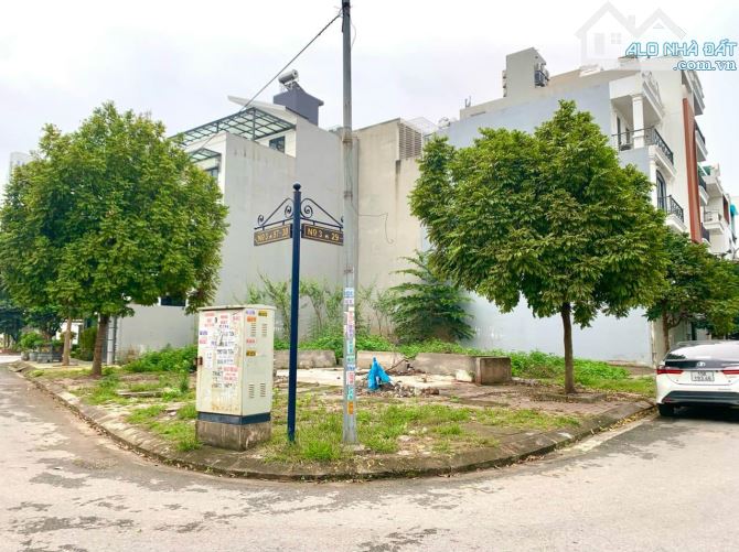Bán đất phân lô cao cấp sau quận uỷ Hồng Bàng DT: 100m MT: 5m Giá: 70 tr/m2 Ms Minh