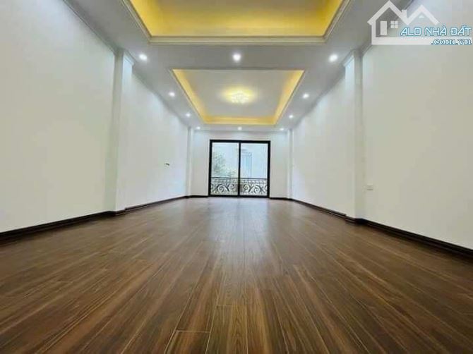 Bán Nhà Ngõ 131 Thái Hà, 61m2, 7 tầng, giá 15.85 tỷ