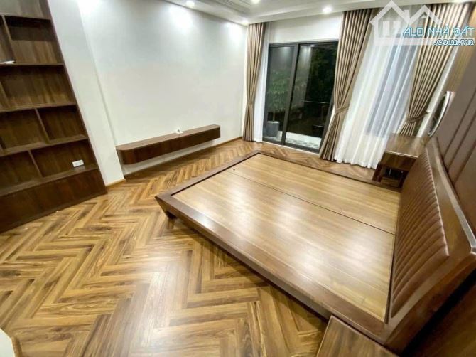 Bán nhà Nguyễn Sơn, Long Biên, 65m2, 7 Tầng, GARA, THANG MÁY, KINH DOANG, Ô TÔ TRÁNH. - 1