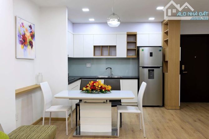 Cần bán gấp CC 590 CMT8 Q,3. DT 76m2, 2p 2wc. Giá bán 2.85 tỷ, TL - 1