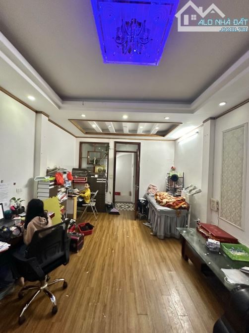 Cảm Nhận Tuyệt Vời Khi Tham Khảo Nhà 37m, 5 Tầng  Phố Trương Định  Giá Chỉ Nhỉnh 5 Tỷ - 2