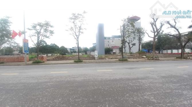 Bán đất khu đấu giá Long Biên, Cổ Linh, vỉa hè rộng, 90m2, mt 5m, 160 triệu/ m2 - 2