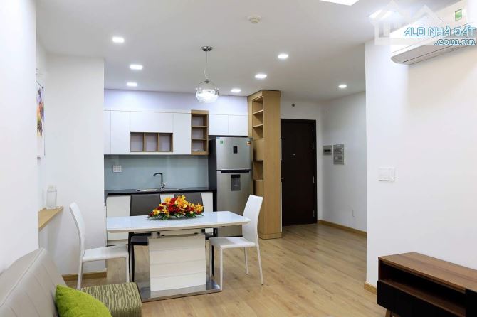 Cần bán gấp CC 590 CMT8 Q,3. DT 76m2, 2p 2wc. Giá bán 2.85 tỷ, TL - 3
