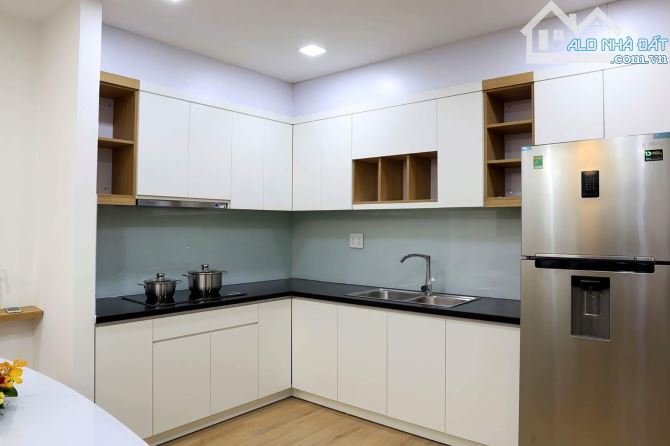 Cần bán gấp CC 590 CMT8 Q,3. DT 76m2, 2p 2wc. Giá bán 2.85 tỷ, TL - 6