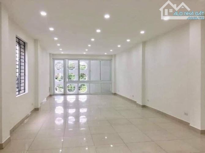 bán tòa văn phòng ngõ ô tô 68 Cầu Giấy 100m2 6 tầng 24 tỷ - 6