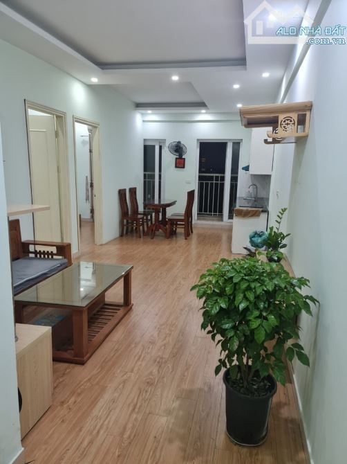 Bán chung cư c2 Đỗ Nhuận, CV Hoà Bình, Dt 862m2, 2PN, 2 VS, Full nội thất, Giá 3.9 Tỷ
