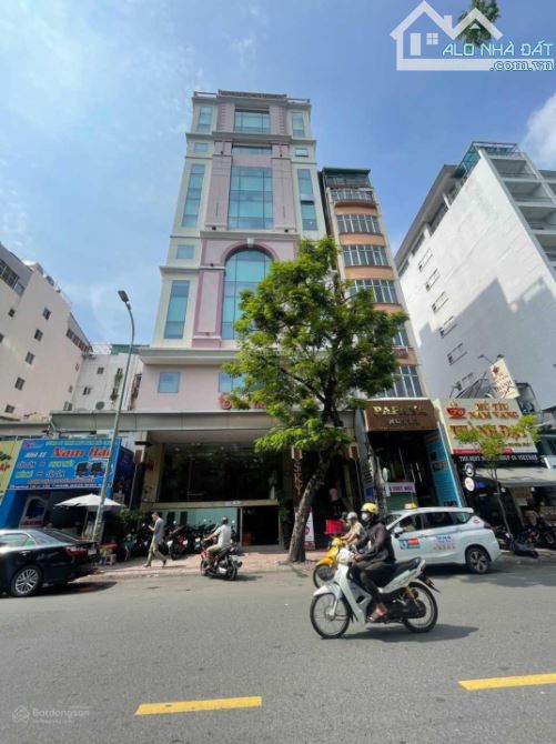Siêu khan hiếm tòa nhà ngay Hai Bà Trưng - Nguyễn Văn Thủ - Hầm 10 tầng 19x33m giá 660 tỷ.