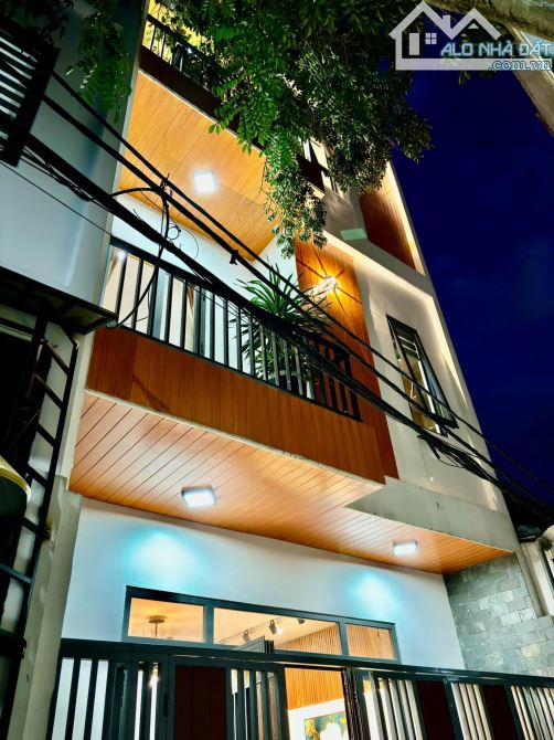 ⁉️SIÊU ĐẸP⁉️ Bán nhà 4 tầng 4 mê đường Hoàng Thúc Trâm - Quận Hải Châu - Đà Nẵng