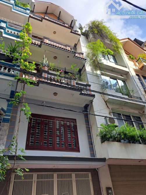 Cho thuê nhà ngõ 3 Phạm Tuấn Tài, Diện tích 60m2 xây 5 tầng ngõ rộng để ô tô - 1