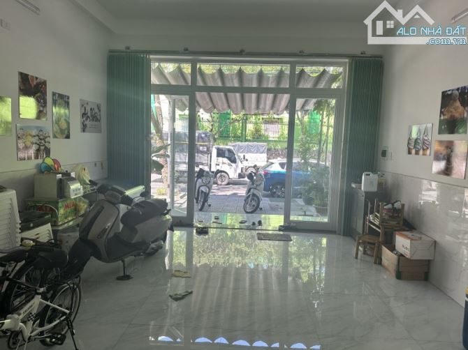 Nhà 2 tầng đẹp MT Phùng Hưng,Thanh Khê, 105m2, đường 10,5 m, gần biển, giá chỉ 6,2 tỷ - 1