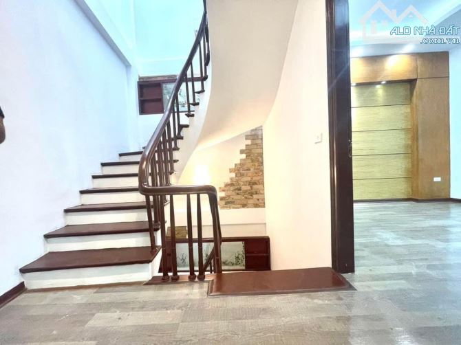 bán nhà nguyên căn phố Đào Tấn,Cống Vị,Ba Đình,Hà Nội.Dt : 49m2. Giá : 16,5 tỷ - 5