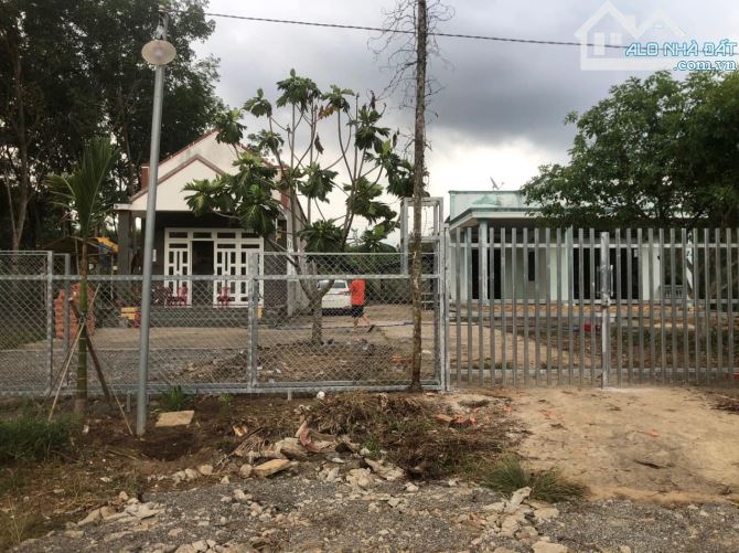 Bán 1 sào 3 tặng luôn hai căn nhà giá mềm - 1